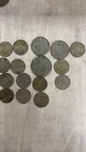 عملات قديمة للملك سعود 31 قطعة على السوم