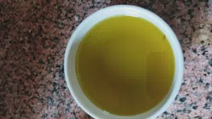 زيت زيتون بلدي السنه جديد ع الفحص غذاء ودواء ب100 التنكه 16صافي 17قائم