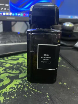 Gris Charnel Extrait BDK Parfums للجنسين