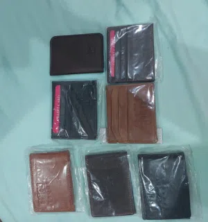 مجموعة محافظ متنوعة جلد طبيعي