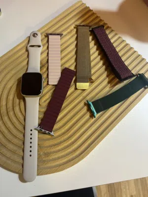 للبيع Apple Watch Series 9 (GPS) مقاس 45mm