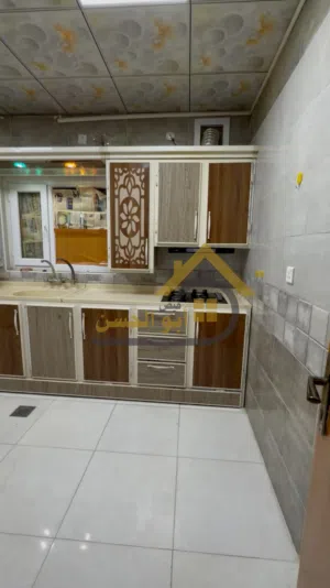 شقة مؤثثة للايجار في مجمع الامل السكني واحد