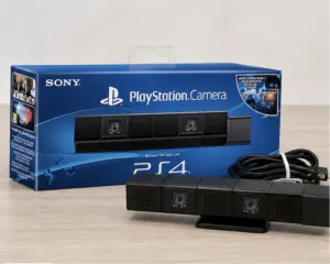 كاميرا PS4 أصلية شبه جديدة مع الكرتون بسعر ممتاز