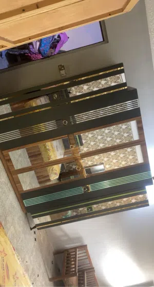 السلام عليكم غرفه نوم للبيع جديده استعمال قليل كلش وبيها مجال