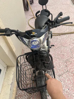 سكوتر مستعمل  حالتة جيده جداً ما في شي خربان بس السله بده تركيب  بي 450