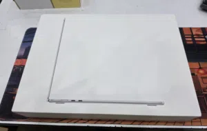 Macbook Air M5 15.3inch Ram16gb ssd 1tb silver color brand new for sale