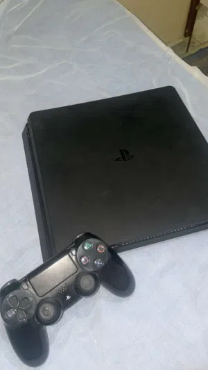 PlayStation 4 PlayStation for sale in Al Dakhiliya