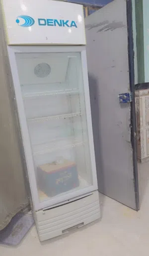 عارضة للبيع