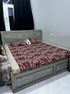 KING SIZE BED SET FOR URGENT SALE