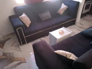 طقم كنب 6 مقاعد مع طربيزه