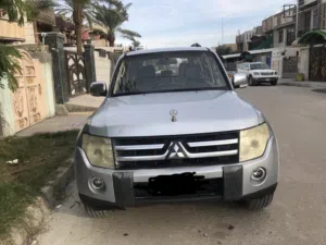 ميتسوبيشي باجيرو للبيع  موديل 2008  حجم المحرك 3 الاف