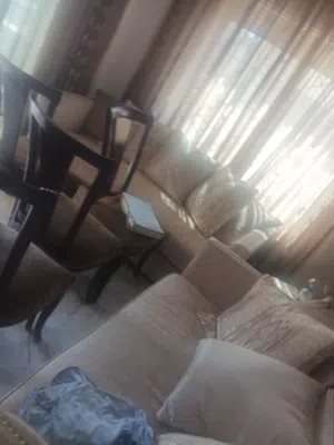 طقم ضيوف مفروشات عكا مع طاوله سفره و8كىاسي  مودرن هوم سنتر مع فضيه هوم سنتر بحاله الوكاله للبيع