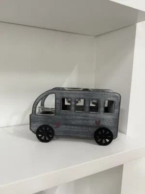 سيارة ديكورية بصواني شمع مثالية للصالات وغرف النوم