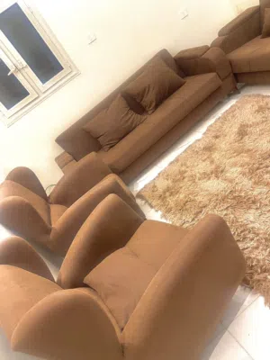 صالون تركي للبيع يفتح سرير وتخزين يبي شويا صيانه فالكنبه سعر 1000بيع مستعجل وخداته 8التف غر يبي صيان