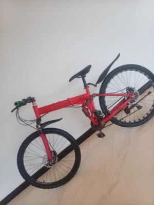 سيكل رياضي سريع اشتريته من ثلاث شهور واستخدامه حلو ولا مره اخترب علي قابل للتفاوض تحت 22ريال  مافي