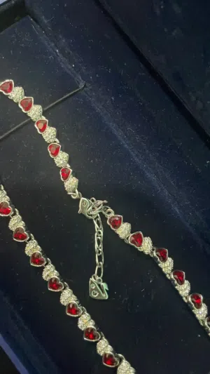 عقد سوارفسكي الأصلي