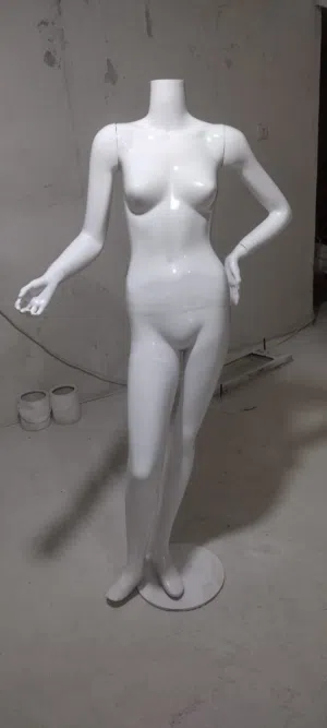 اصنام نسائي فيبر للبيع