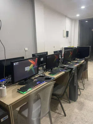 Windows HP  Computers  for sale  in Jenin