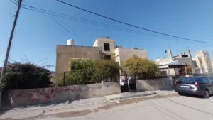 عمارة 3طوابق للبيع قوشان مستقل السعر قابل للتفاوض في منطقة حي الدبابية قرب مسجد التقوى