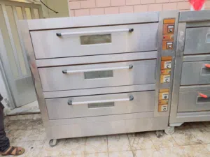 معدات مخبز مستعملة بحالة ممتازة للبيع