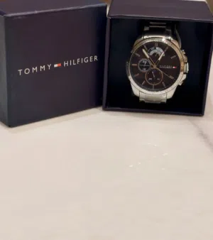Tommy hilfiger جديدة ستيل