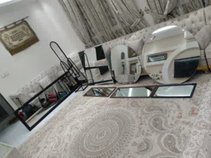 مرايات محل حلاقة 8 بحالة ممتازة