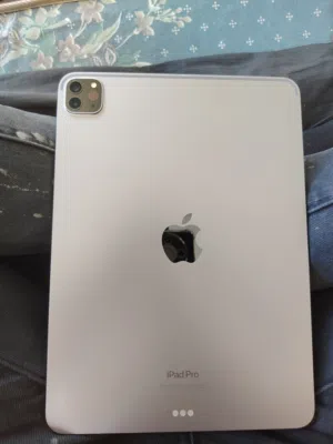 Apple iPad Pro 11 128 GB in Zarqa