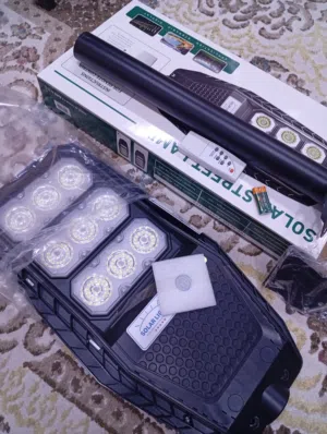 كشاف اناره طاقه شمسيه وبشحن