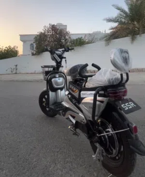 سكوتر نضيف وجديد ب97