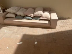 كنب منزلي جيد مستعمل شهرين ولا ثلاثه