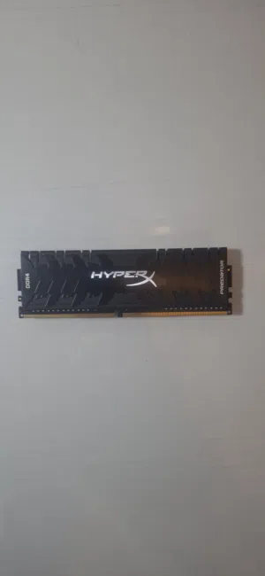 للبيع قطعة رام HyperX Fury DDR4 مميزة وغنية عن التعريف، بحجم 8 جيجا وبتردد 2400 ميجاهرتز. القطعة أصل