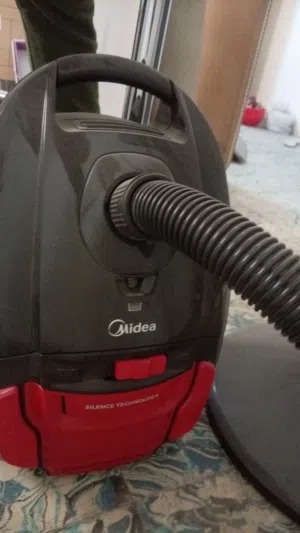 مكنسة كهربائية ميديا