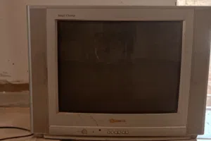 تلفاز بحالة جيدة للبيع