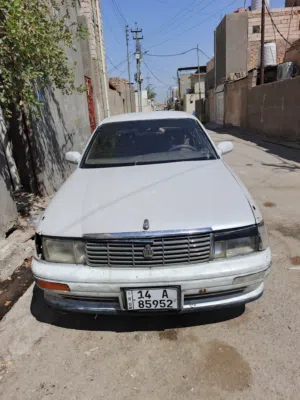 تويوتا كراون بطة للبيع ب 46 وبيها مجال او للمراوس السيارة باسمي كير مكينة كفالة