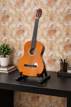 جيتار كلاسيك سوزوكي للبيع  قابل للتفاوض بالمعقول