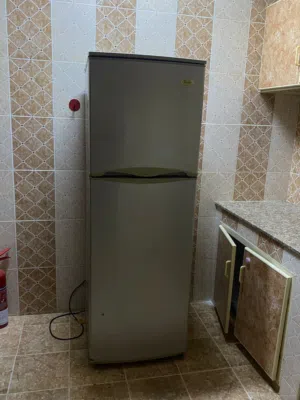 ثلاجة و سلندر غاز للبيع