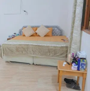 Bed With Super King Size Mattress & Sides Tables