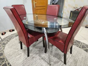 طاولة طعام مودرن مع 4 كراسي جلد Glass Dinning Table with Lather chairs