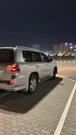 Used Toyota Land Cruiser in Muscat