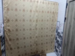 فرشه تخت للبيع قياس مترين ب 180 ضغط عشرين