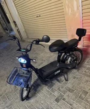 سكوتر كبير للبيع بدون أي مشاكل نظيف جدا
