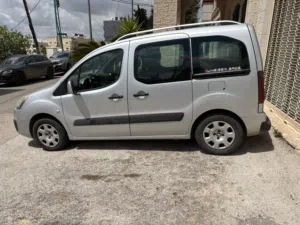 سيارة للبيع بسعر الكاش