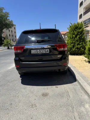 Jeep cheroke laredo 2011