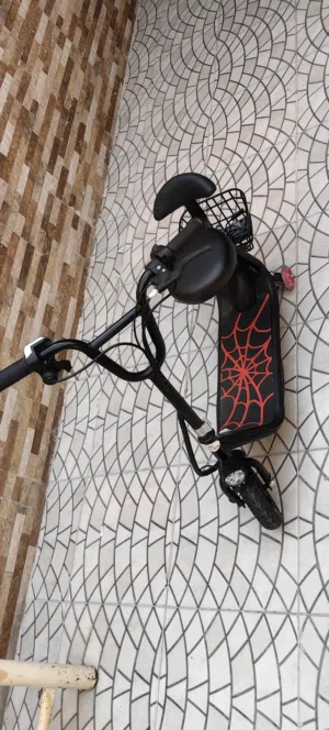 New Kids scooter for sale 300 AED ONLY