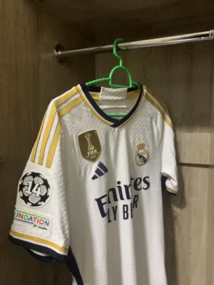Real Madrid 23/24 Player Version Bellingham #5 – Size S – With UCL & FIFA Patches – Like New