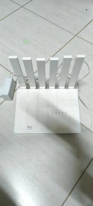 Super-Fast 5G SIM WiFi 6 Router (Greenpacket D5H-EA20) - Perfect Condition