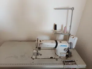 ماكينة خياطة