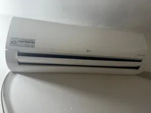 سبلت LG طن 2 انفيلتر اريد ابيعه يحتاج فقط تنظيف على حسب كلام اهل صيانة يحتاج غاز شويه لن منفس غاز