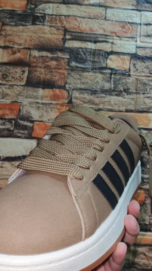 حذاء جديد نمرة 43 للبيع المستعجل لا داعي للمفاوضة جديد نوعية نظيفة الحذاء من الداخل مريح