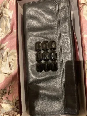 شنطة كلاتش ماركة كلاركس جلد طبيعي - أسود بفصوص - حالة ممتازة